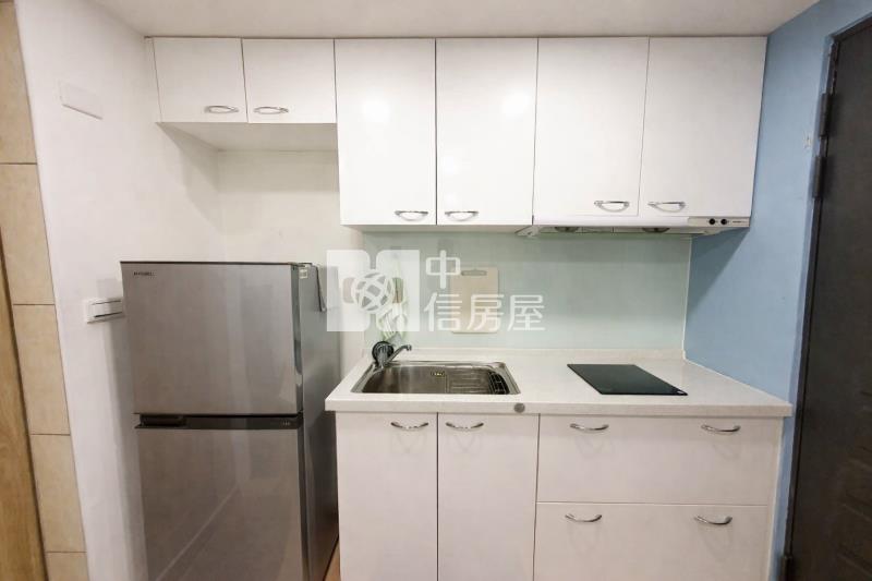 台中火車站|自己有小露臺|夢幻小套房房屋室內格局與周邊環境