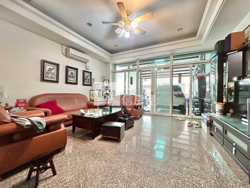 東區震後大面寬雙車別墅房屋室內格局與周邊環境