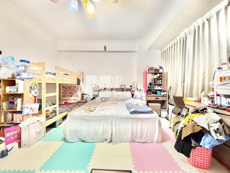 東區震後大面寬雙車別墅房屋室內格局與周邊環境