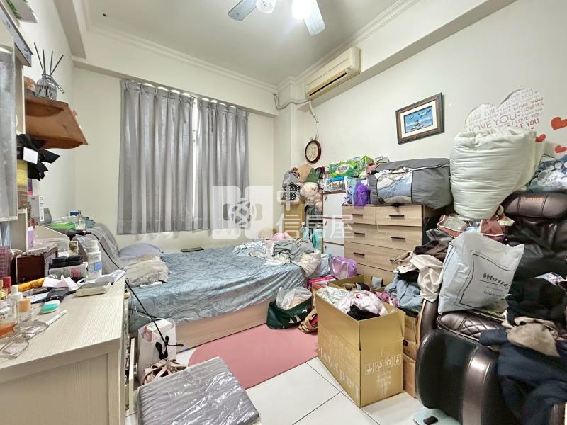 東區震後大面寬雙車別墅房屋室內格局與周邊環境