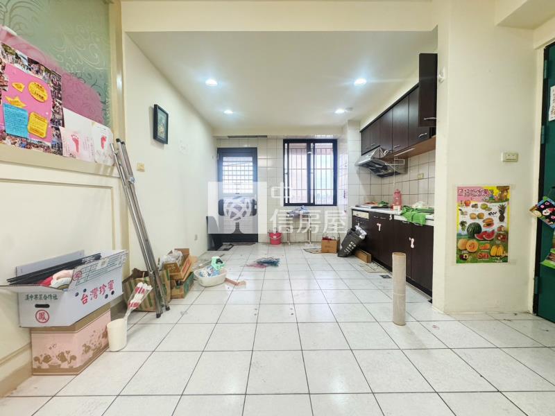 大里塗城商圈三房+車位房屋室內格局與周邊環境