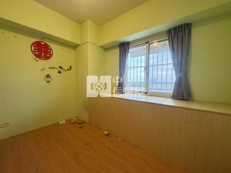 大里塗城商圈三房+車位房屋室內格局與周邊環境