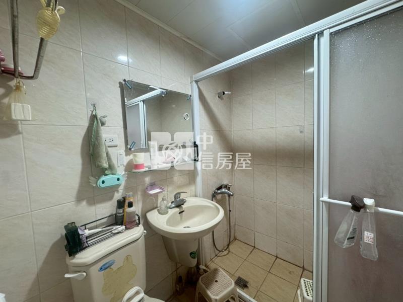 大里塗城商圈三房+車位房屋室內格局與周邊環境