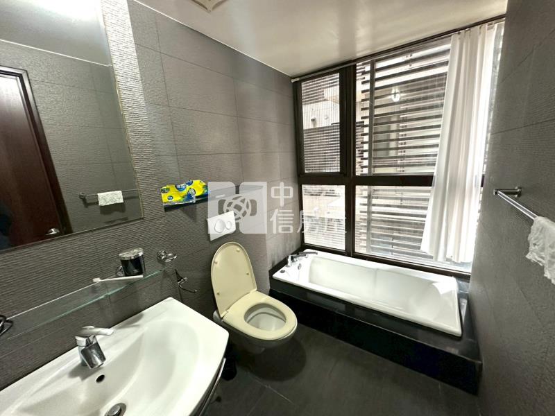 樹義商圈新月灣大三房平車視野戶房屋室內格局與周邊環境