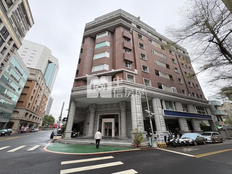 勤美綠園道獨家稀有釋出精裝大三房平車房屋室內格局與周邊環境