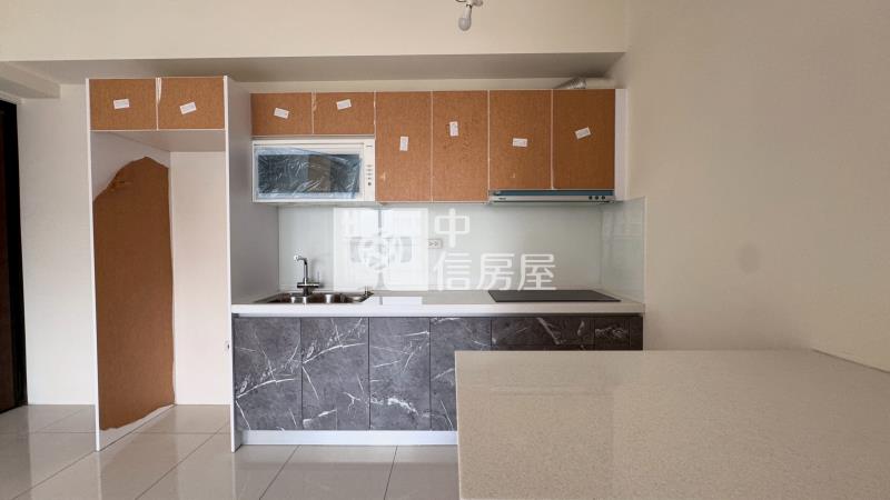 皇威丰格二房二衛平車房屋室內格局與周邊環境