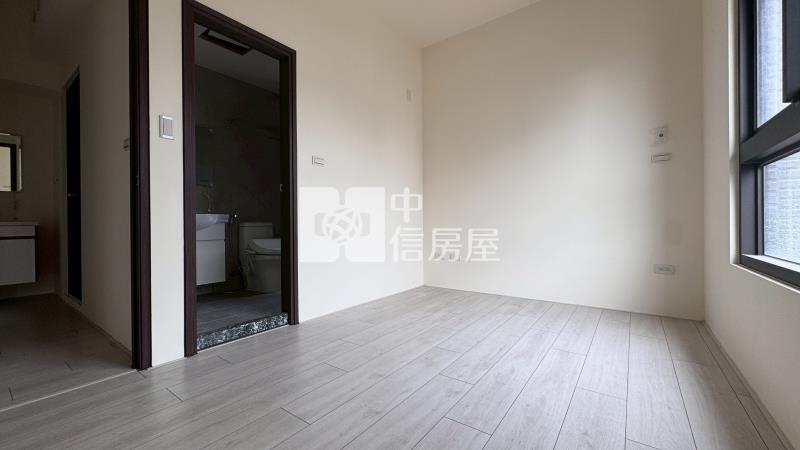 皇威丰格二房二衛平車房屋室內格局與周邊環境