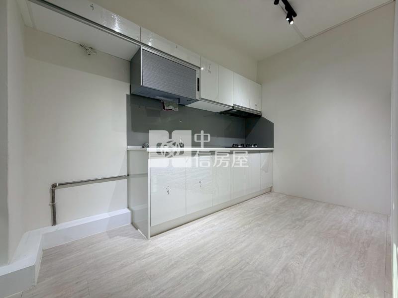 (陽光綠園)南屯好事多商圈~全新整理三房車位美屋房屋室內格局與周邊環境