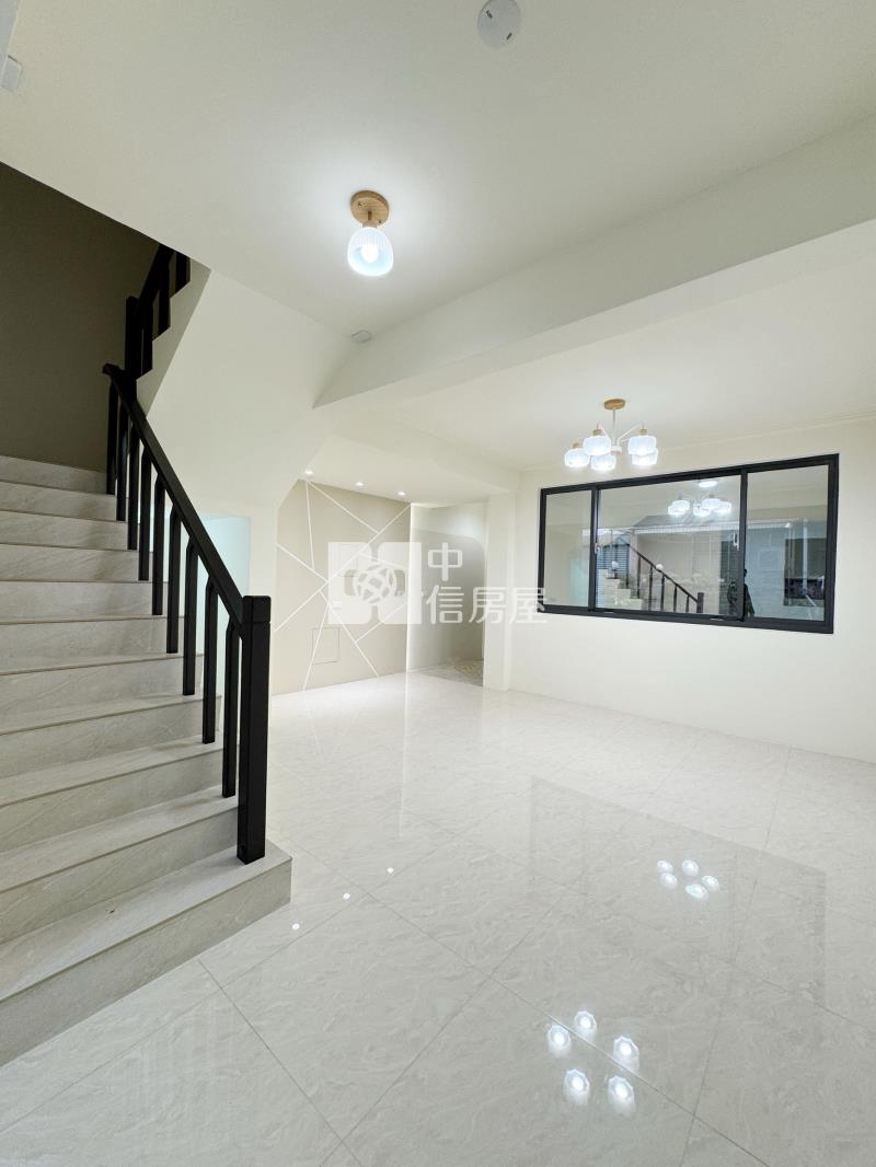 南亞商圈大面寬透天房屋室內格局與周邊環境