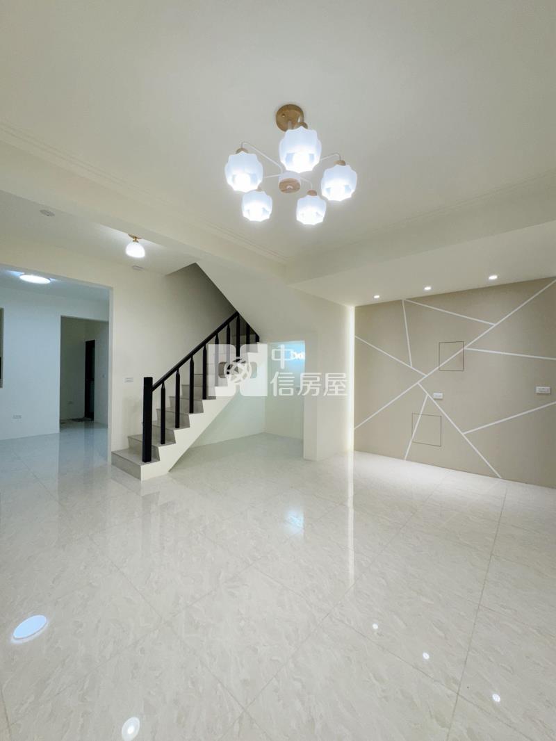 南亞商圈大面寬透天房屋室內格局與周邊環境