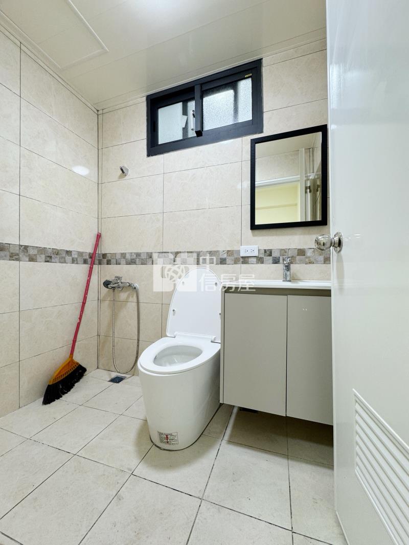 南亞商圈大面寬透天房屋室內格局與周邊環境