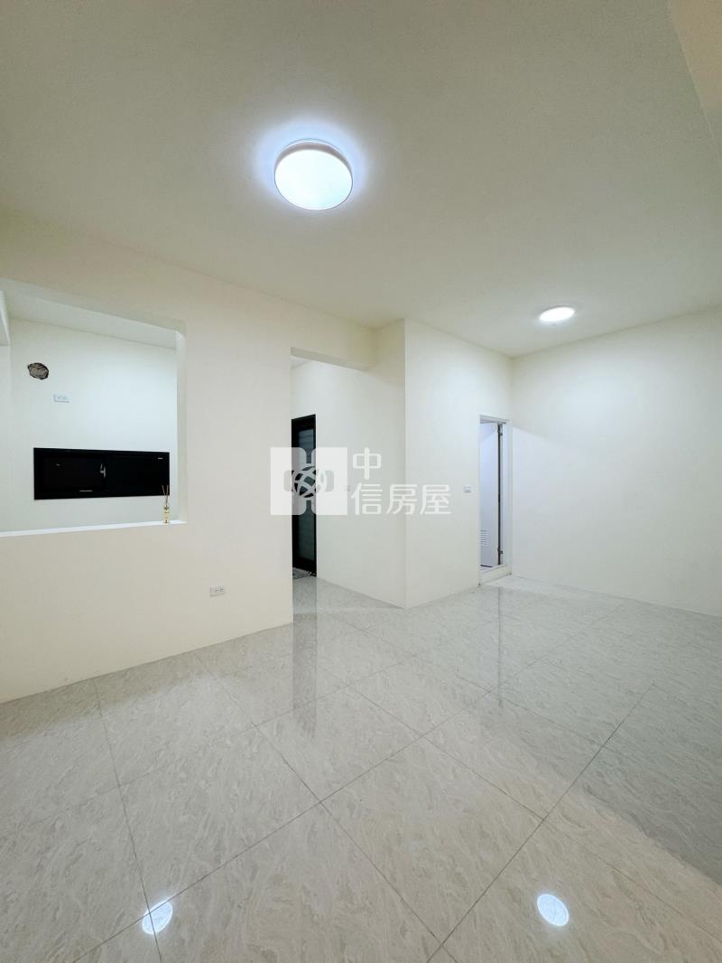 南亞商圈大面寬透天房屋室內格局與周邊環境