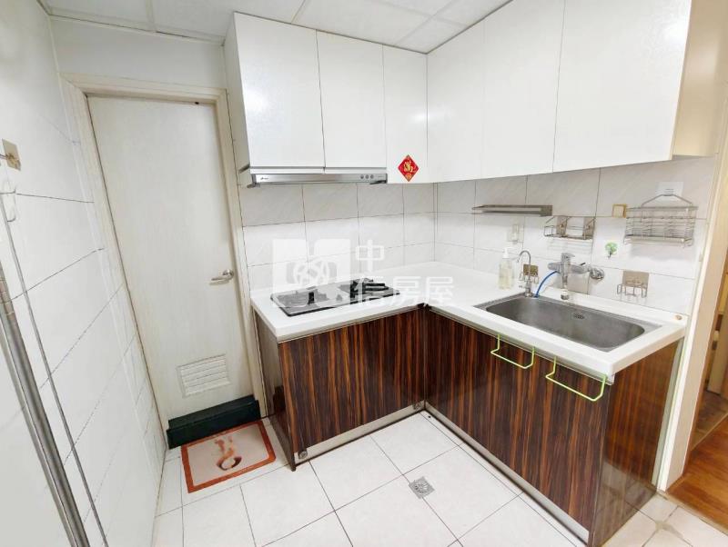 北區公園路低總價亮麗兩房大樓房屋室內格局與周邊環境