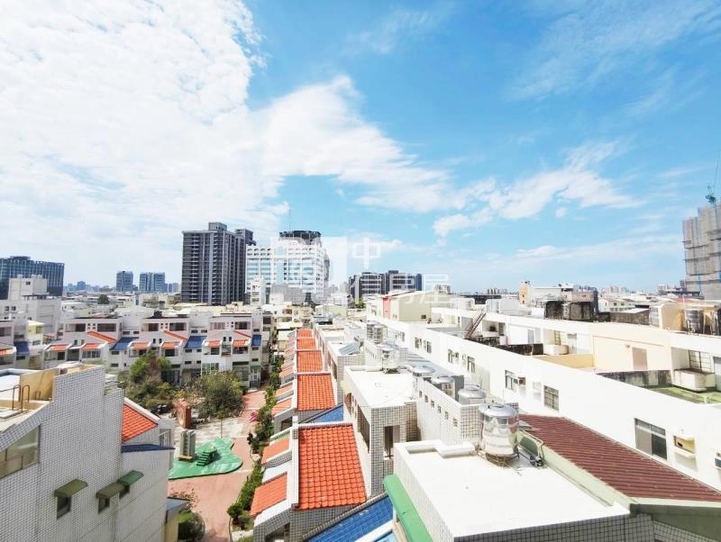 北區公園路低總價亮麗兩房大樓房屋室內格局與周邊環境