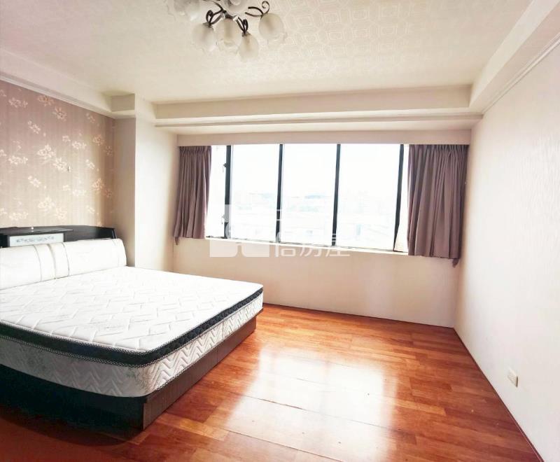 北區公園路低總價亮麗兩房大樓房屋室內格局與周邊環境