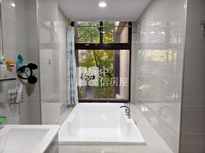 5X87城中央電梯別墅房屋室內格局與周邊環境