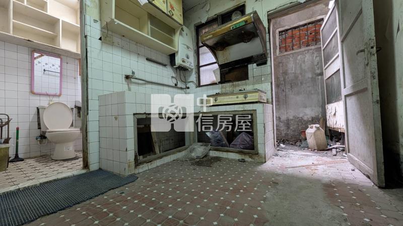 崇德商圈低總買地送屋透天厝房屋室內格局與周邊環境