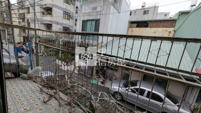 崇德商圈低總買地送屋透天厝房屋室內格局與周邊環境