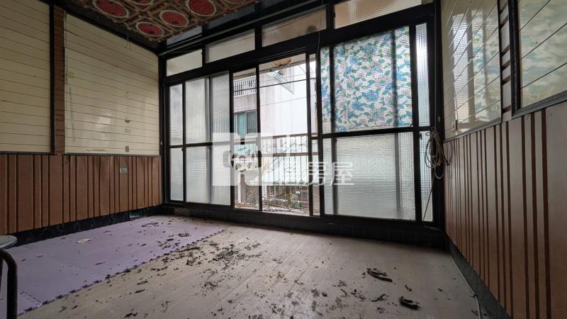 崇德商圈低總買地送屋透天厝房屋室內格局與周邊環境