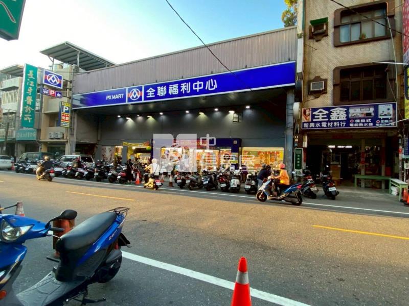 正商業區新明市場金店面房屋室內格局與周邊環境