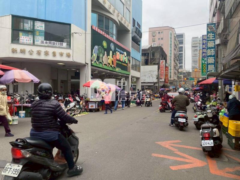 正商業區新明市場金店面房屋室內格局與周邊環境