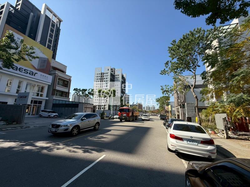 機捷旁10米大面寬透天電梯店霸房屋室內格局與周邊環境