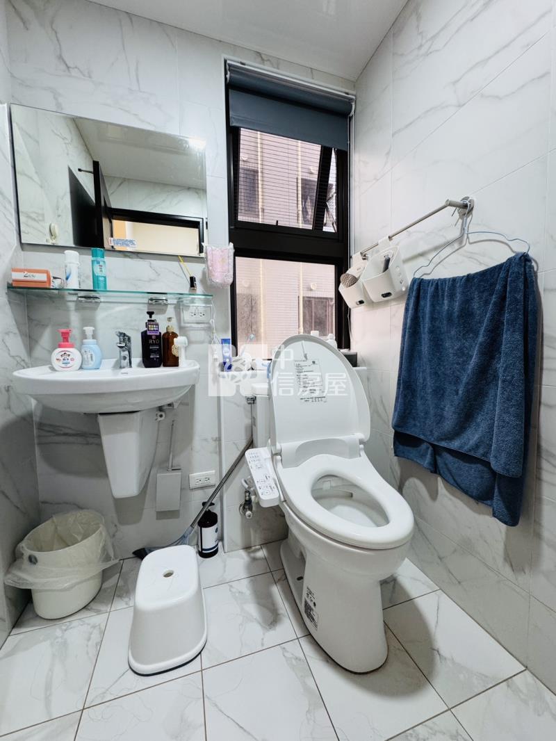 近新坡2房2衛+車位|立冠敦皇房屋室內格局與周邊環境