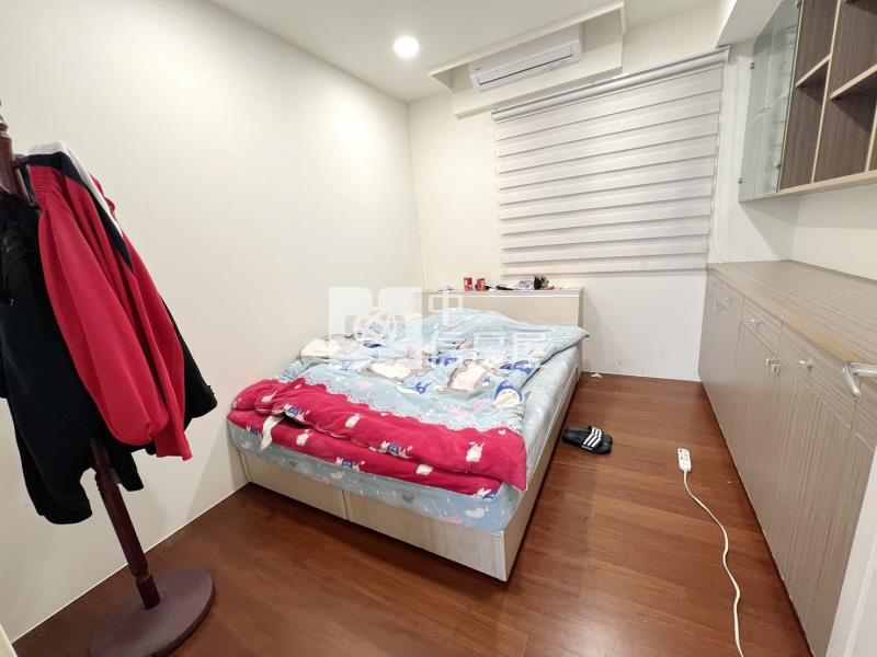 美麗歐洲高景觀三房車房屋室內格局與周邊環境