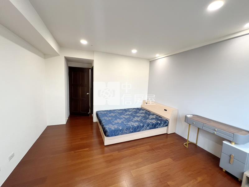 美麗歐洲高景觀三房車房屋室內格局與周邊環境