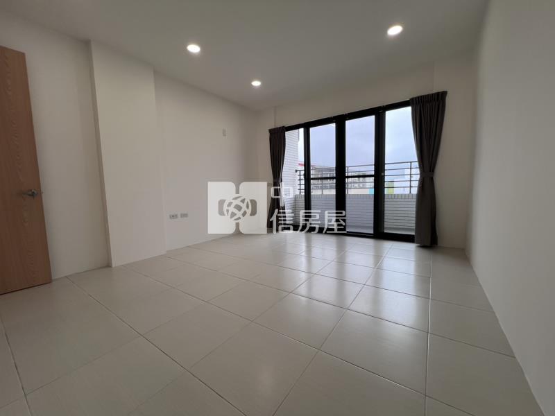 近文化中心整新車庫透天房屋室內格局與周邊環境