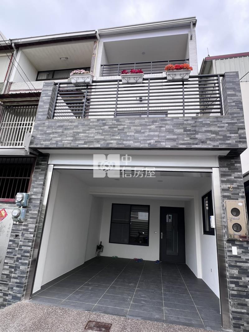 近文化中心整新車庫透天房屋室內格局與周邊環境