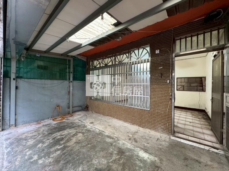 近體育園區阿潭的店面寬稀有透天房屋室內格局與周邊環境