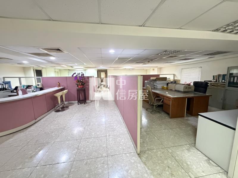 近新光三越獨立出入商辦店面房屋室內格局與周邊環境