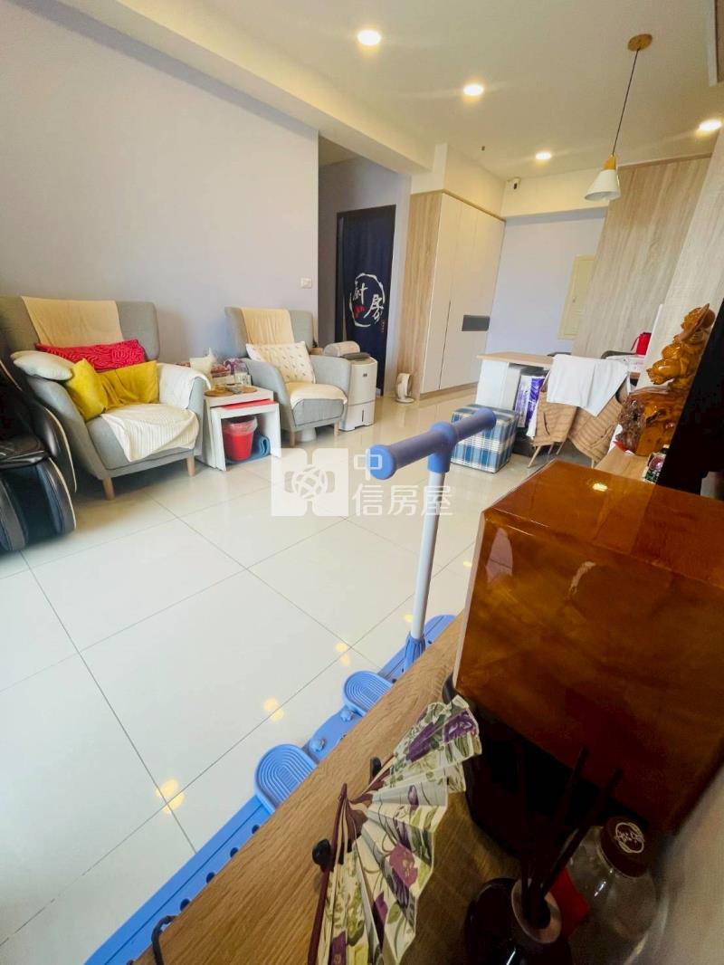 勝美新橫濱-輕屋齡二房含平面車位房屋室內格局與周邊環境