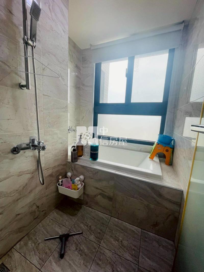 勝美新橫濱-輕屋齡二房含平面車位房屋室內格局與周邊環境