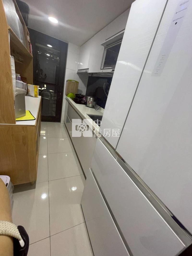 勝美新橫濱-輕屋齡二房含平面車位房屋室內格局與周邊環境