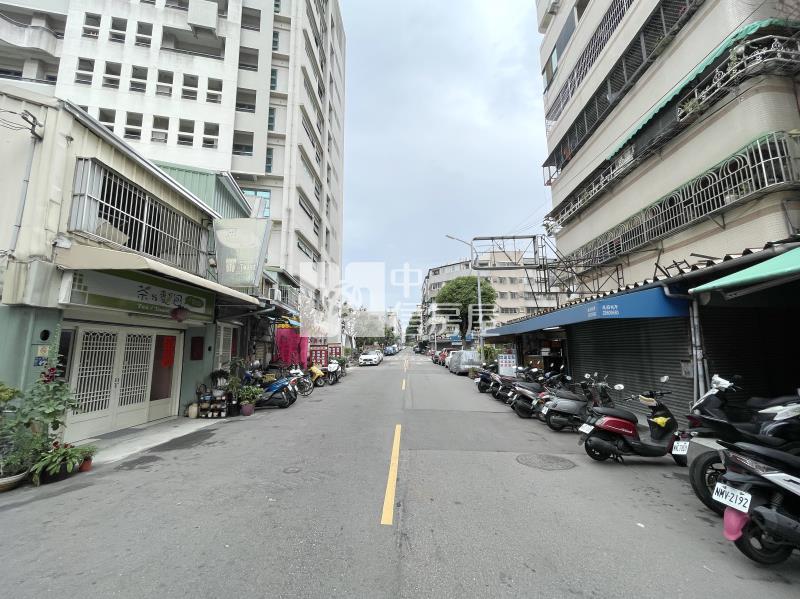 金龍街三房美寓(專任)房屋室內格局與周邊環境