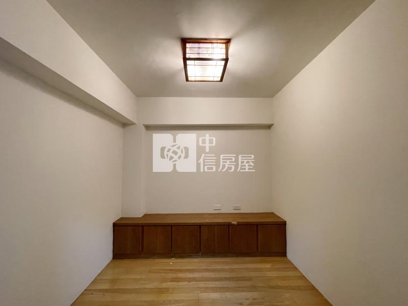 金龍街三房美寓(專任)房屋室內格局與周邊環境