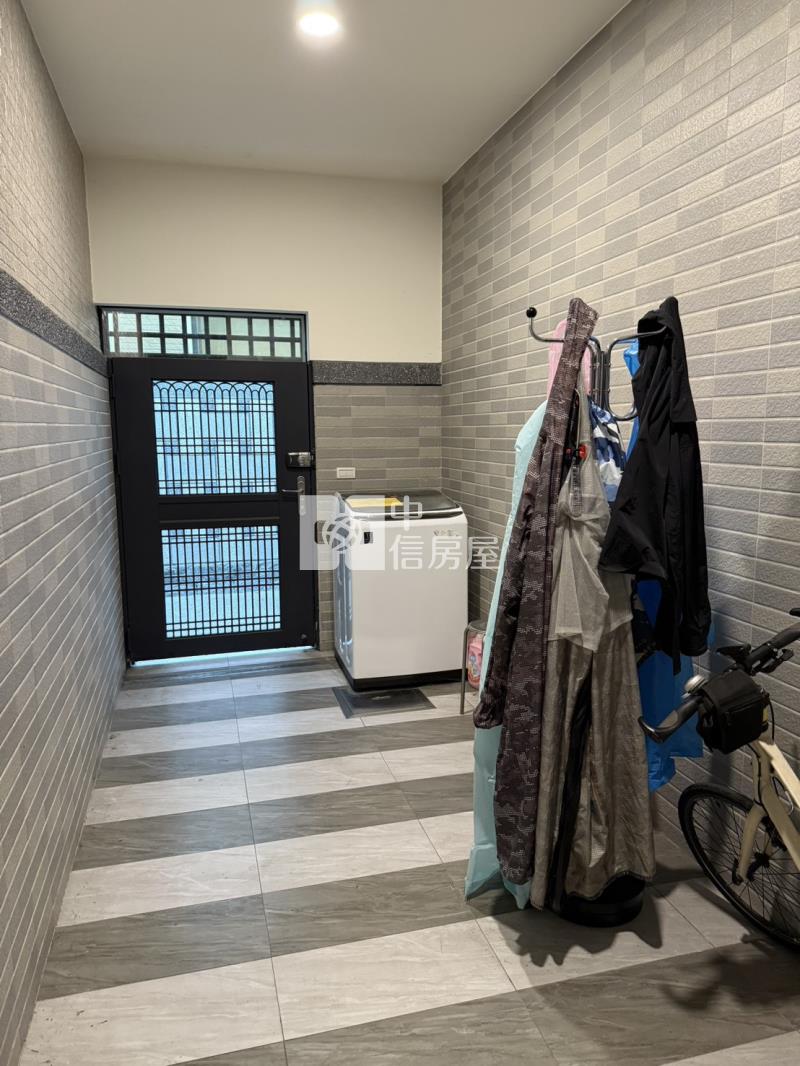 內埔龍頸溪畔電梯店面房屋室內格局與周邊環境