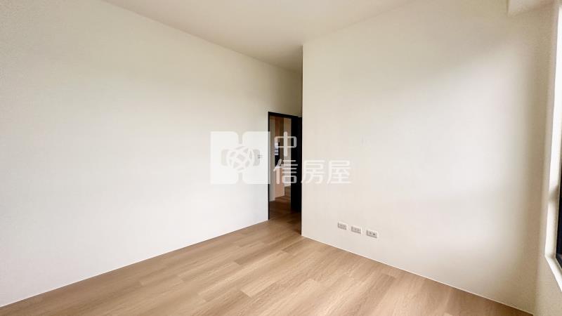 明亮全新2房平車美居房屋室內格局與周邊環境