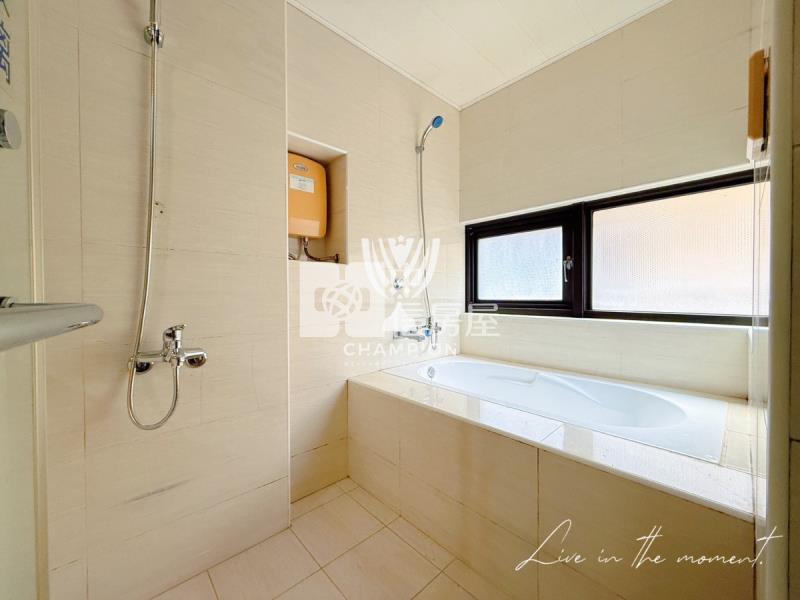 【冠軍】獨家前區双併華廈三房車房屋室內格局與周邊環境