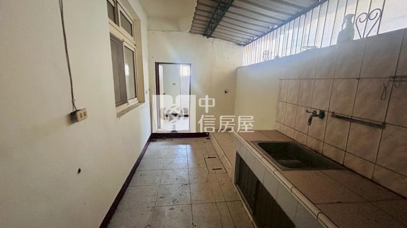 D1-35市區近市場公寓房屋室內格局與周邊環境