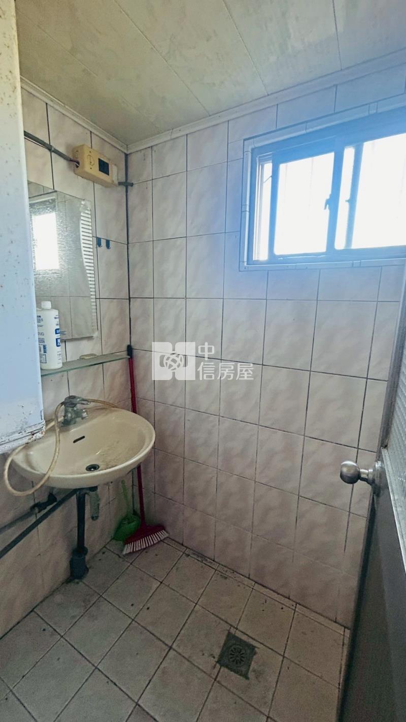 D1-35市區近市場公寓房屋室內格局與周邊環境