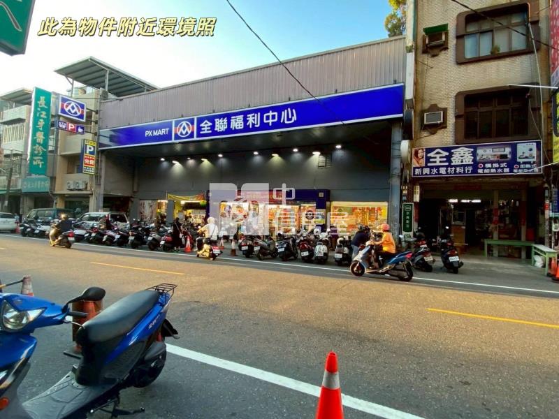 1J33市中心商業區透天金店面房屋室內格局與周邊環境