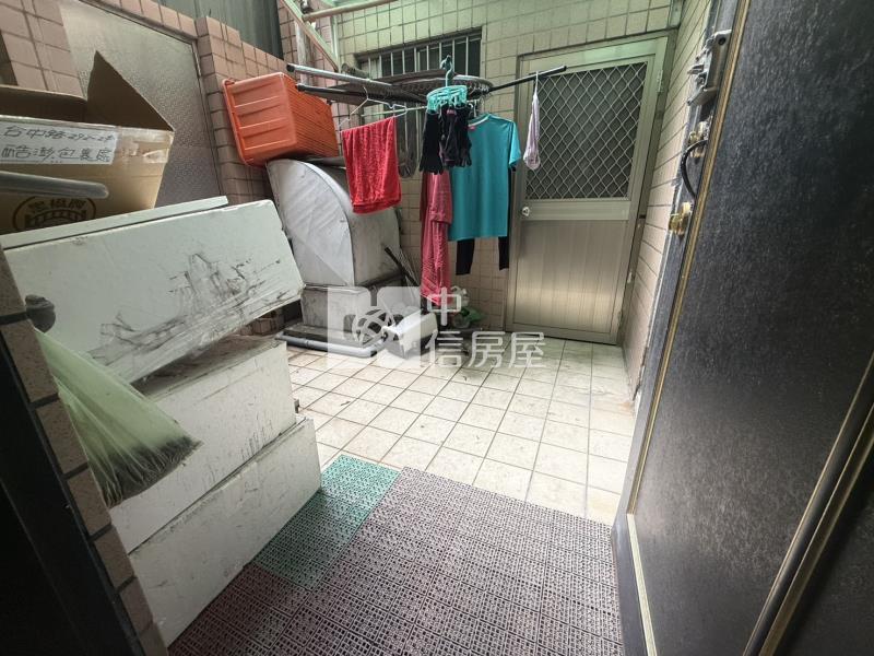 近忠孝路夜市正台中路低總價黃金收租店面房屋室內格局與周邊環境