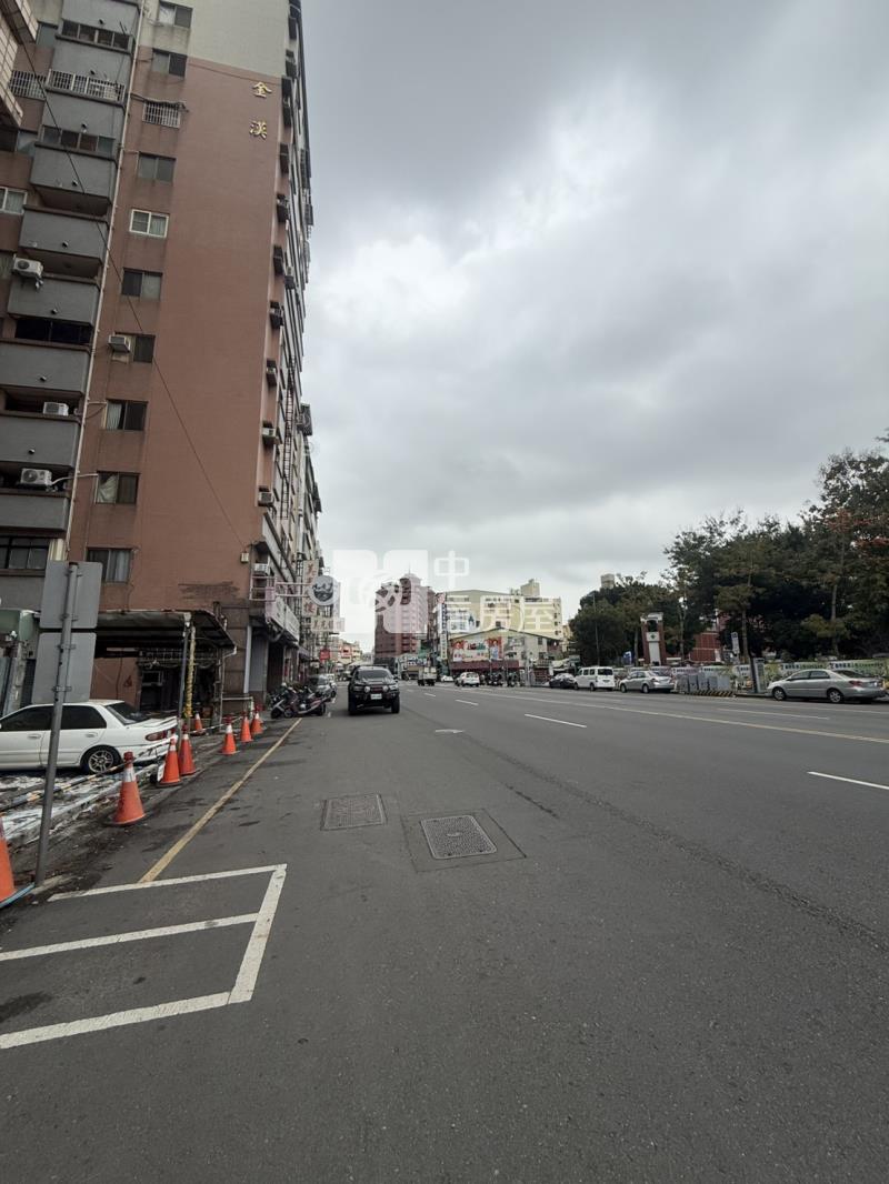 近忠孝路夜市正台中路低總價黃金收租店面房屋室內格局與周邊環境