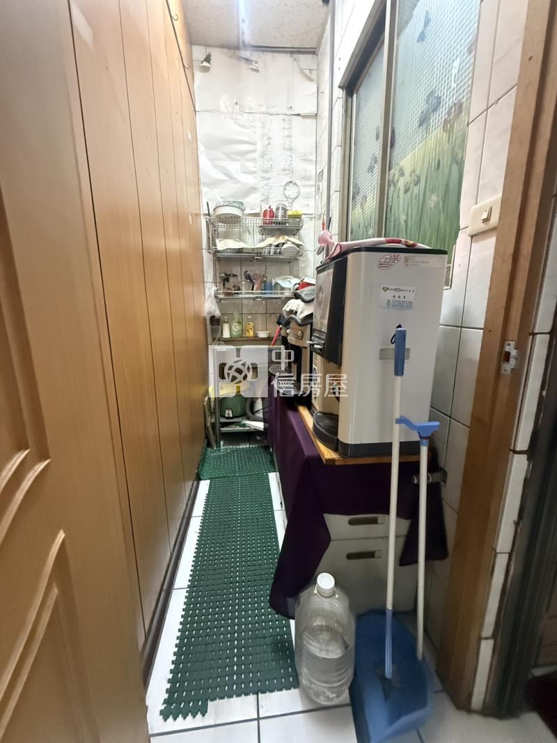 近忠孝路夜市正台中路低總價黃金收租店面房屋室內格局與周邊環境