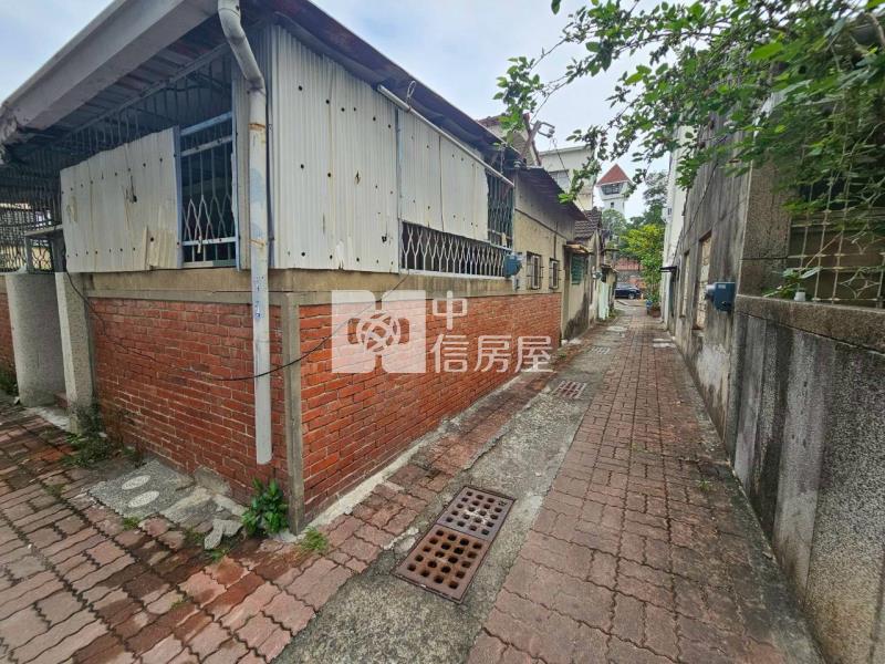 安平古堡旁大地坪角窗平房房屋室內格局與周邊環境