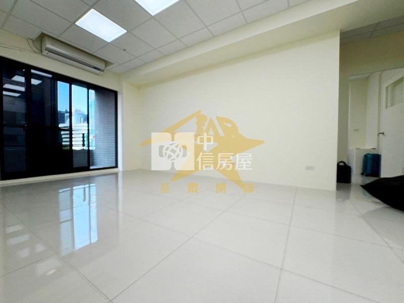 【星鑽】青埔A18商業區【新潤君頤】事務所露臺戶+車位房屋室內格局與周邊環境