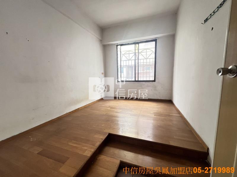 民雄工業區旁電梯四房房屋室內格局與周邊環境